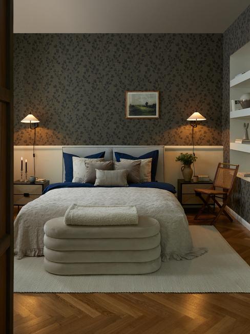 bedroom in green